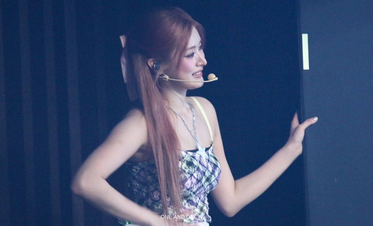 like1288's tweet photo. 2026 FIFTYFIFTY Asia Fancon Tour in SEOUL Still LoBubble
修了幾張雅典娜的圖， 公主套裝真的超美，
已經很久沒有用相機拍照了， 
每次要揹相機出國就要掙扎，
每天要揹相機出門又要掙扎一次，
真的負重前行，
謝謝揹到全身痛需要貼痠痛藥膏的自己。 
#FIFTYFIFTY #피프티피프티 
#ATHENA #아테나 https://t.co/0vrlD6vWak