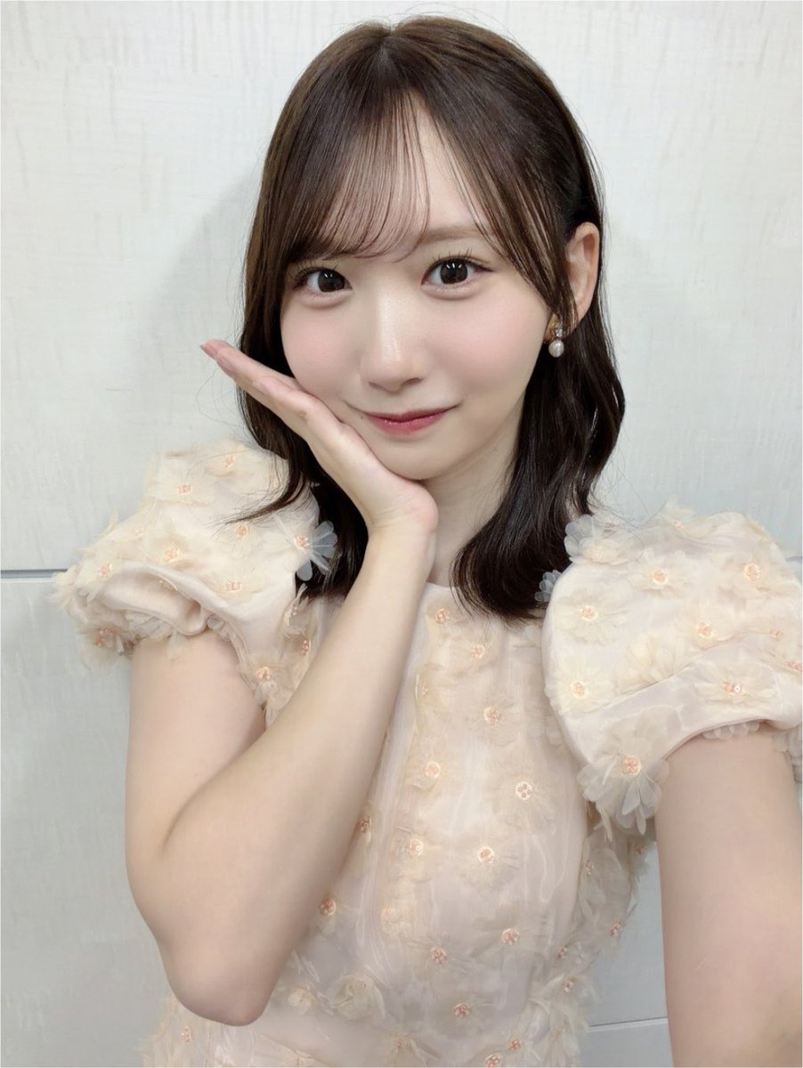 lov_knkh46's tweet photo. かほりんブログ更新ありがとう💖そして写真集発売おめでとう🥹♡私もずっとこの日を楽しみにしてたよ🎶早く写真集届いてほしい꒰՞⸝⸝⊃ ·̫ <՞꒱自撮りオフショットもありがとう💝色んな表情のかほりんかわいい🎀写真集大ヒットの目標も絶対叶えようね🪄︎︎✨
 #kahoblog https://t.co/8ZzEIx5li1