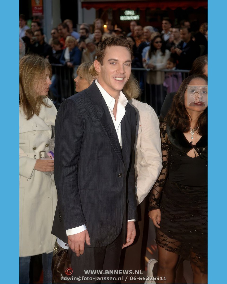 jrmtaiwanfan's tweet photo. #tbt 📸 Mission: Impossible III Premiere
📌 Paris, France 🇫🇷
📅 April 26, 2006
.
.
⚠️
All rights belong to their respective owners.
.
🏷️
#johnathanrhysmeyers
#missionimpossible
#moviestar #redcarpet
#maggieq #kerirussell https://t.co/qzjipWU5DP