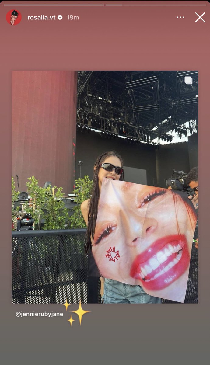 Jenniestanielov's tweet photo. Mind you.... Jennie have been showing how much she love Rosalia since 7 years ago even before lisman.. and Rosalia also have been showing love towards Jennie too.. not y'all try to gatekeep Rosalia too now.. weird0 https://t.co/g9CVbrsO5b