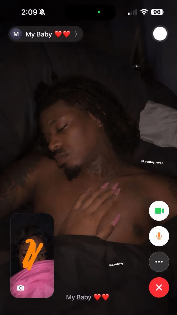 mamiikeeyy's tweet photo. Yall why this fake page texted me and said she laid up with my ngga and told me to FaceTime him, I FaceTimed him and this btch really laid up with my ngga. 😭 https://t.co/nUIbLRiG5h