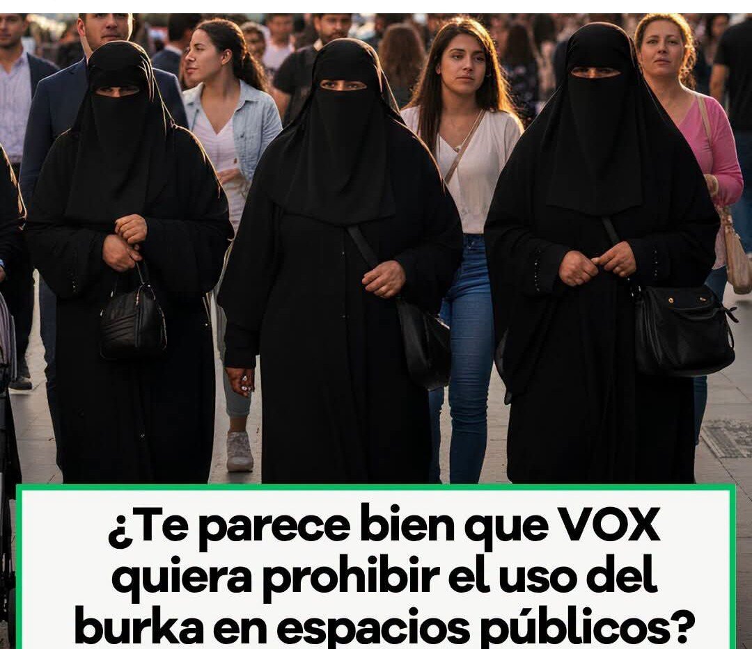 acebeyrolando39's tweet photo. @0DonaldTrumpJrQ Quédense en su casa yo no se de tras de esa tela de cárcel si está un hombre o una mujer 
Miren está foto que prefieren https://t.co/rJFadZTVzE