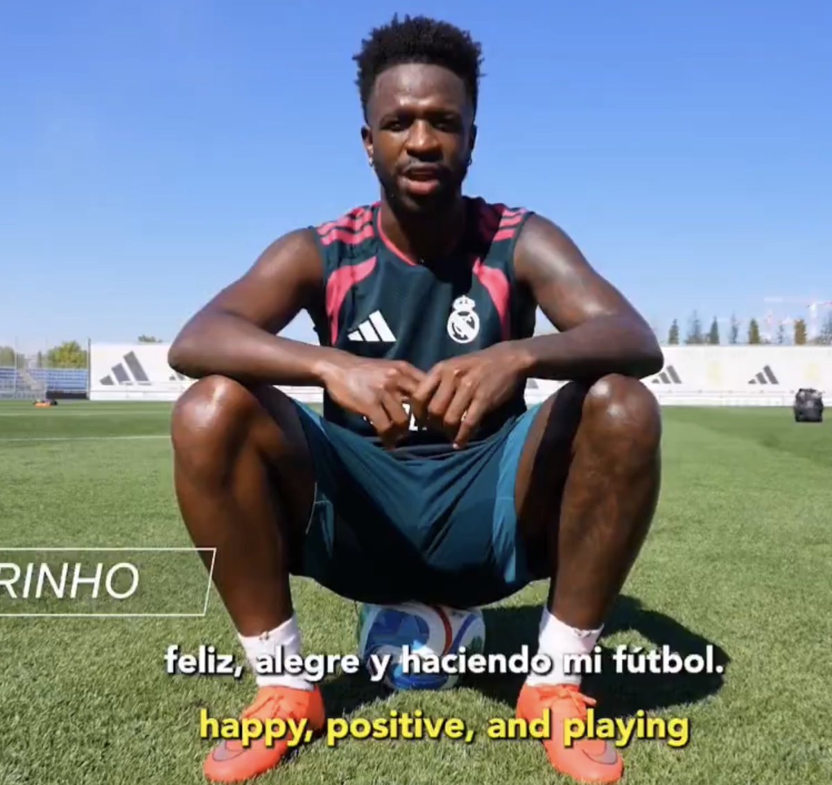 TouchlineX's tweet photo. 🚨🗣️ Vinicius Junior: "Jose Mourinho wants me to be happy, cheerful, and keep playing my style of football. We have to be prepared for the season." https://t.co/mQf846p5qh