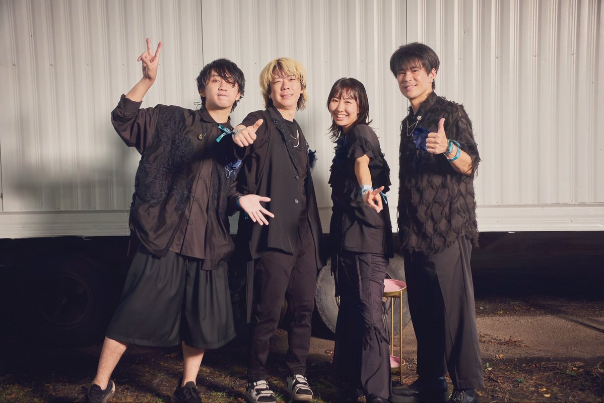 kumakitirou's tweet photo. Ado Lollapalooza 2026 in Chicago

Adoさんのステージにてベース弾かせていただきました。
盛り上がりがもの凄くてとってもアツいライブでした！！ありがとうございました！！

#Lollapalooza https://t.co/rLL7hZH0bq