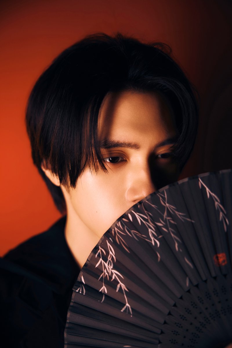 WayV_official's tweet photo. WayV 'Vision Wings' Teaser: yuān #HENDERY

WayV The 8th Mini Album 【Vision Wings】
➫ 2026.08.10 (CST/KST)

💿Pre-order
https://t.co/RwlOpqnmZr

EVERYTHING, ALL AT ONCE, NEO
https://t.co/K8oziWjjLn

#WayV #威神V #鸢
#WayV_VisionWings
#NCT_10TH_ANNIVERSARY https://t.co/pBrDX1JjdD