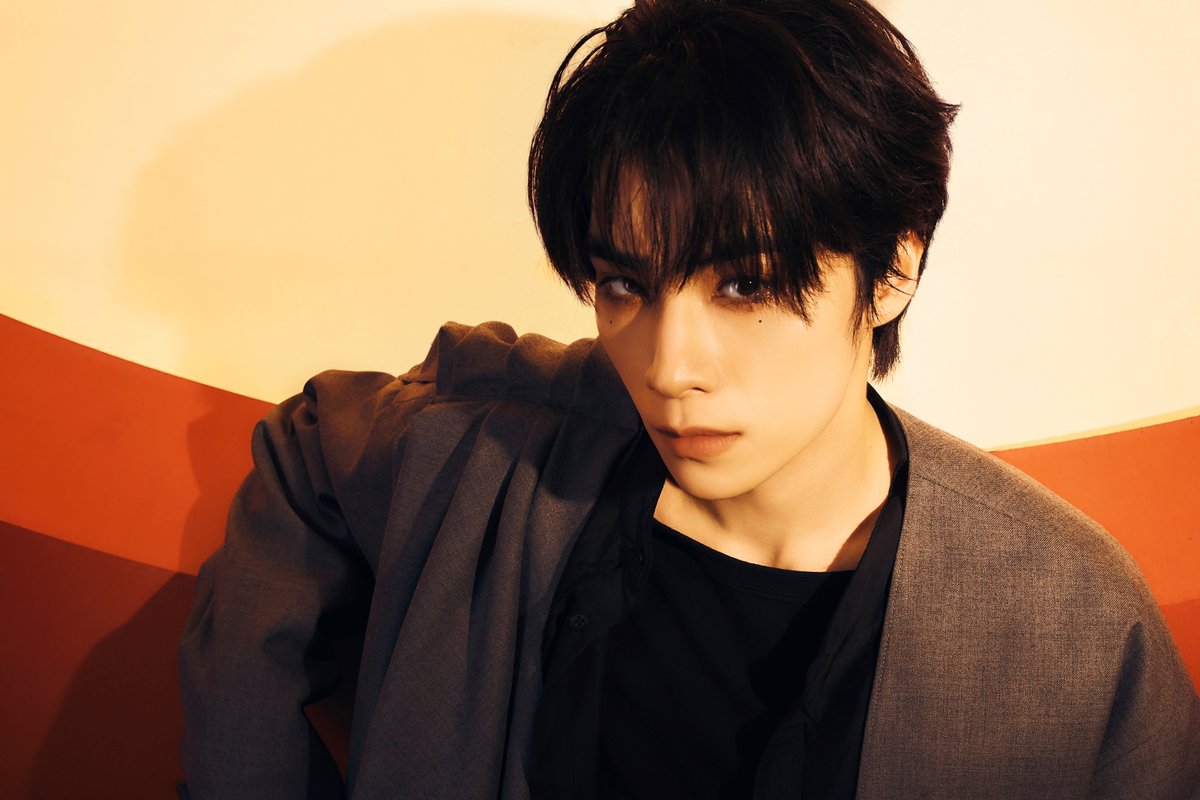 WayV_official's tweet photo. WayV 'Vision Wings' Teaser: yuān #XIAOJUN

WayV The 8th Mini Album 【Vision Wings】
➫ 2026.08.10 (CST/KST)

💿Pre-order
https://t.co/RwlOpqnmZr

EVERYTHING, ALL AT ONCE, NEO
https://t.co/K8oziWjjLn

#WayV #威神V #鸢
#WayV_VisionWings
#NCT_10TH_ANNIVERSARY https://t.co/YWM9y7jZZj