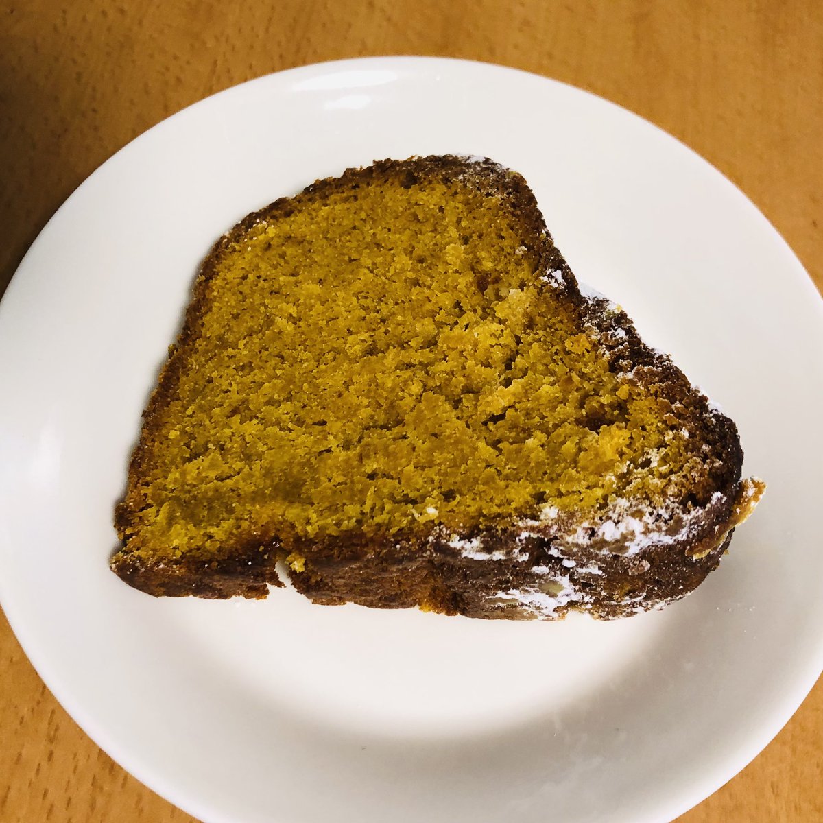 9622_y's tweet photo. 日曜日は夏季休業に入る前日のTrail Bakeryの近くを通ったので、吸い寄せられるように寄った。
フム���だけ指定して作ってもらったサンドウィッチの美味しさたるや…至福✨そして、キャロットケーキ🥕キャロットケーキ🥕（とても美味しかったので2回書きました） https://t.co/HCpJMbpsBp