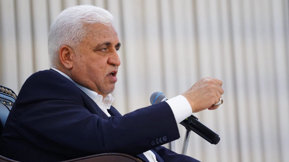 Hydikm's tweet photo. مسؤول عراقي: المبعوث الأميركي توم باراك أبلغ الزيدي في الساعة 11 ليلاً بوجود قرار متخذ باستهداف مقار للحشد الشعبي في الساعة الـ 2 بعد منتصف الليل ولا يمكن الرجوع عن القرار، وحدد باراك هذه المقار وابلغ الزيدي رئيس هيئة الحشد فالح الفياض بالتفاصيل وضرورة اتخاذ الاحتياطات لتلافي وقوع ضحايا لان الجانب الامريكي والسعودي هم من أرادوا عدم وقوع ضحايا. هناك تحرك في البرلمان الان لاستجواب رئيس هيئة الحشد فالح الفياض بعد عدم الاستجابة لتبليغ الزيدي