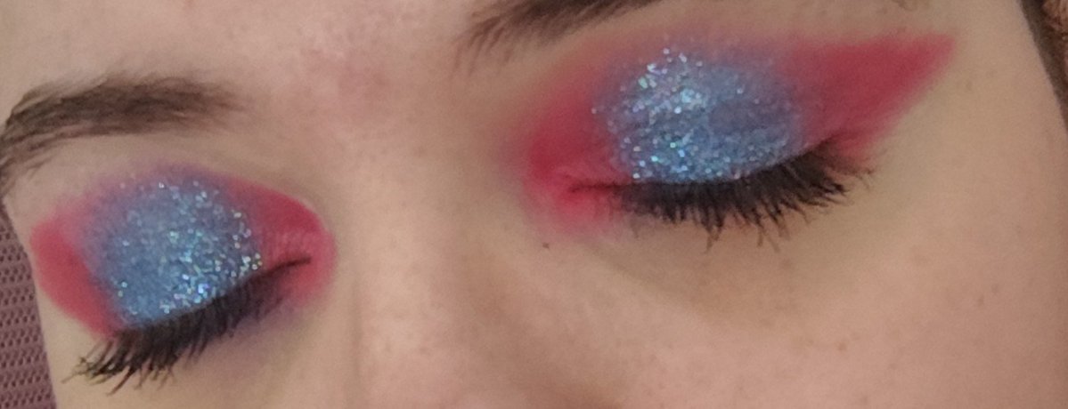 evermorelysia's tweet photo. andando a vedere spiderman con questo trucco bellissimo xoxo
(forse la sfumatura potevo farla meglio ma sto ancora migliorando🙏🏻) https://t.co/hZpb7QTqO7