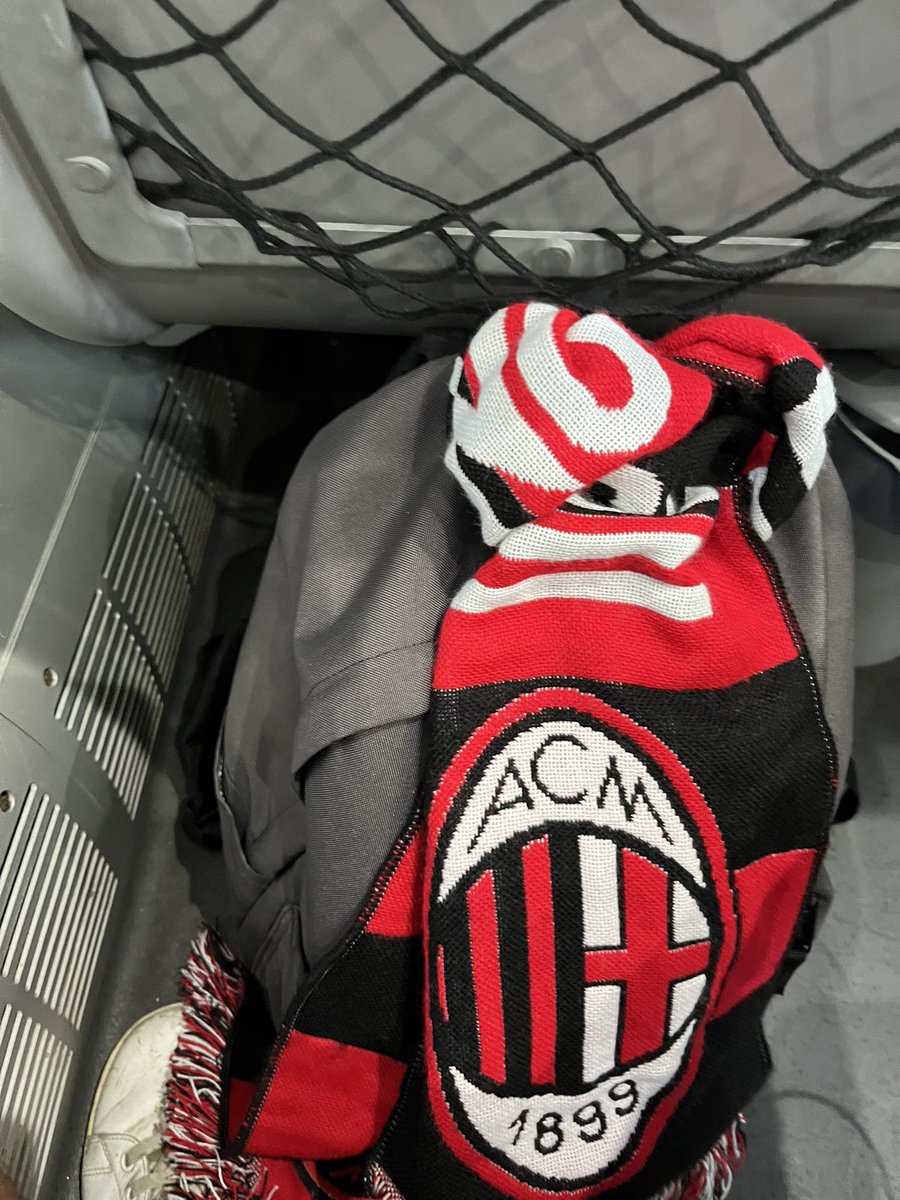 berrypalombi's tweet photo. Si torna a casa. È stata una grande emozione questa giornata! Buon viaggio Capitano! https://t.co/w54DelGVeZ