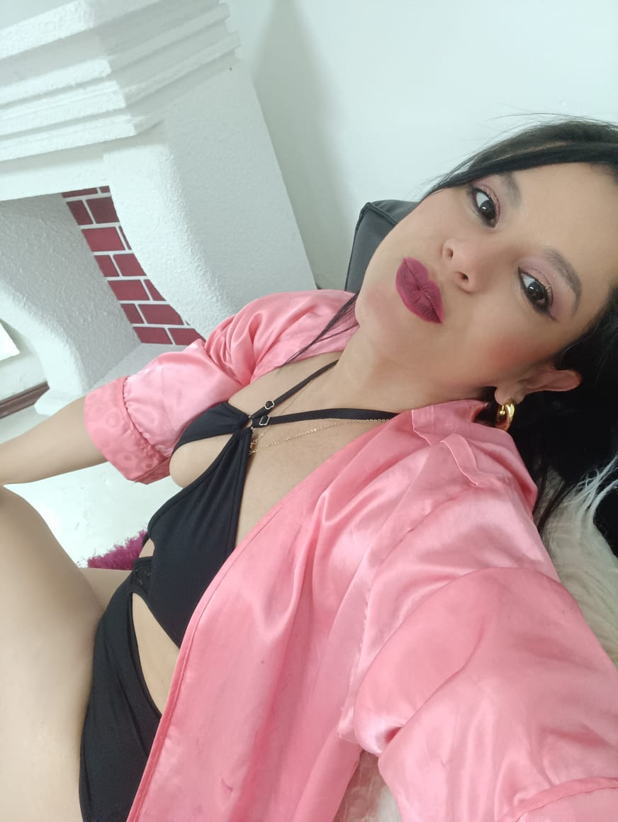 MonserratLune's tweet photo. A sweet Colombian girl with a very curious side… 🇨🇴✨

I’m playful, feminine, a little shy at first, and much more dangerous once I feel comfortable. 😇

Come meet the side of me I don’t show everyone.

18+ only ↓
https://t.co/YzmmqMN3yI https://t.co/Khdbdt2uvt