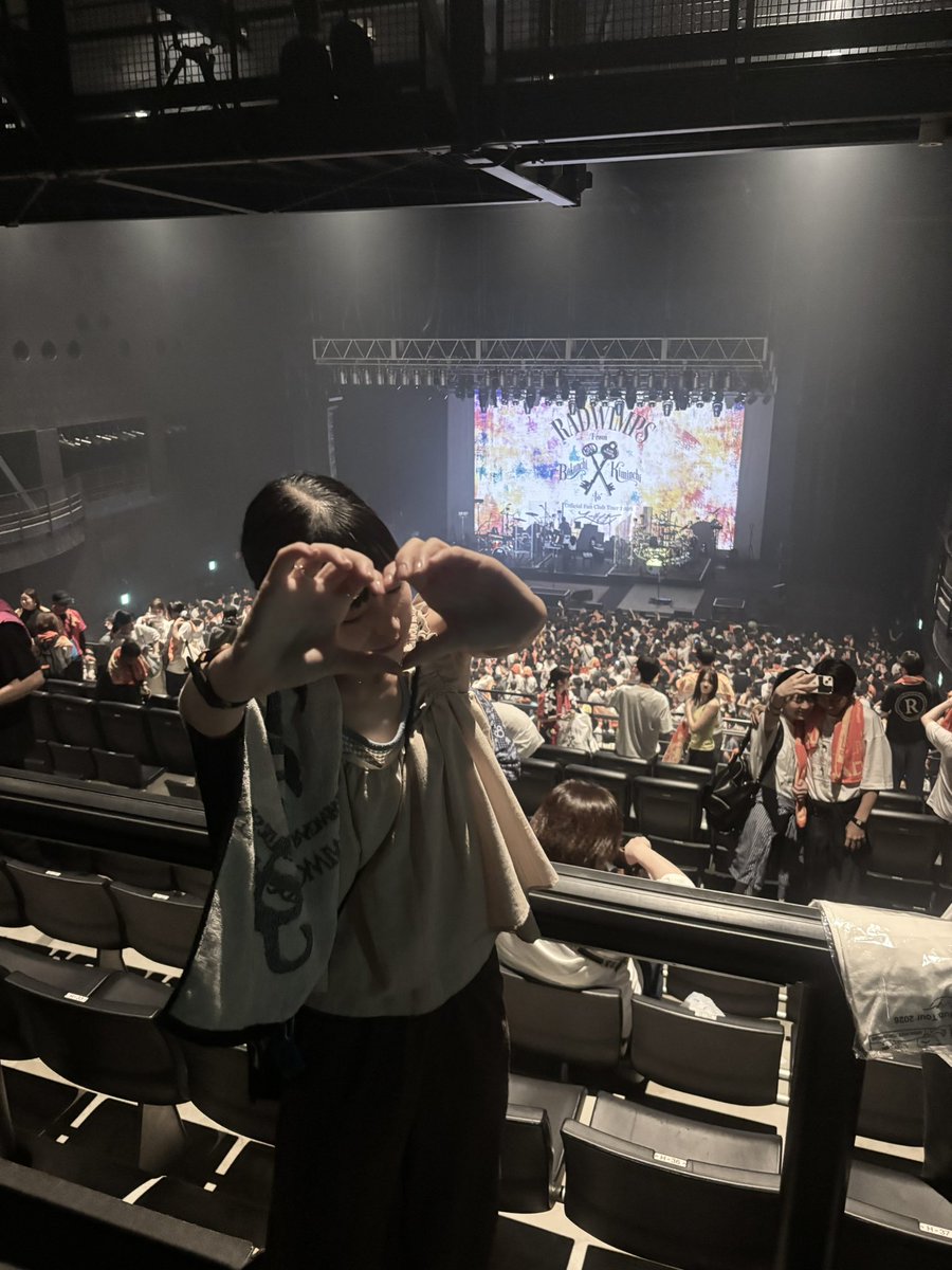 ito_INORIno's tweet photo. 愛し10-（ん）！んで！！！！
#RADWIMPS
#ユーリンチー
#大阪 https://t.co/gmpUlG8H40
