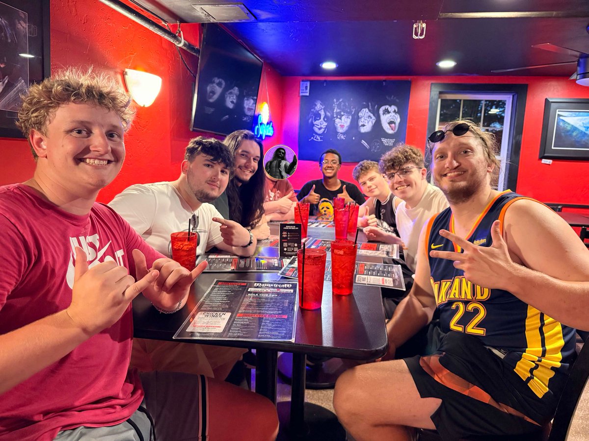 KingBishoop's tweet photo. For the past week, it’s been one of the best weeks I’ve hard in a long while. Thank you all for being my friends, helping me when I need it, and being some of the best people I can be around. Can’t wait for the next one. 🍎🥣

Love you guys. 💜 https://t.co/WDGBcdY3qp