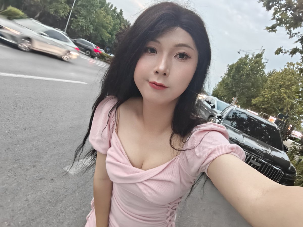 Shixiaoqia's tweet photo. 嘻嘻，忍不住了呀 https://t.co/8izaiKWPSB