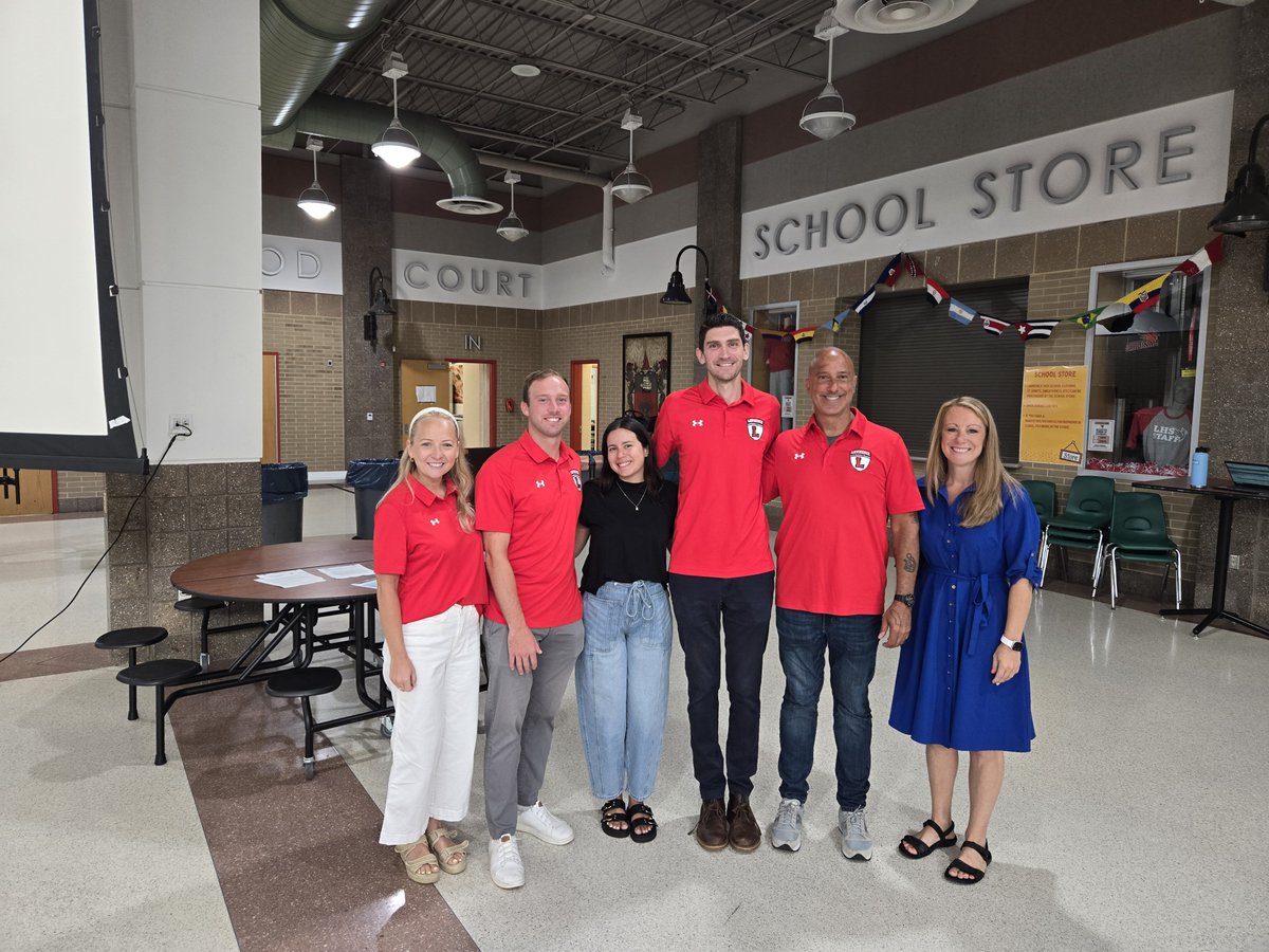 dadamltps's tweet photo. Great turnout for our annual @CardinalsLHS Senior College Bootcamp event happening today! Thanks to @drafischer & our awesome LHS counseling team for organizing the whole day!! Also thanks to Ms. Longo for being our guest speaker. @LTPS1 @ltps_counseling #LTPSThisIsUs https://t.co/fkiOpKs6SS