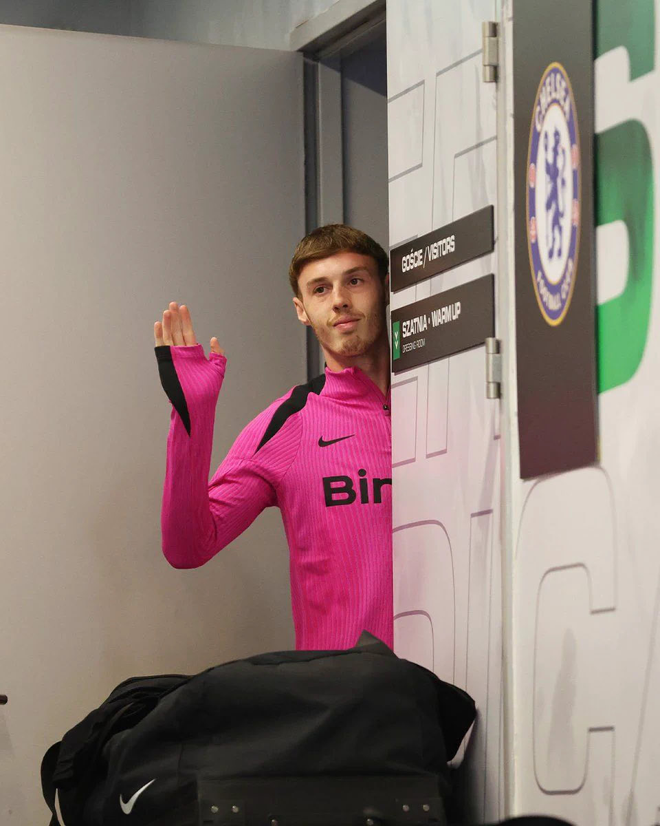 CFC_Justin's tweet photo. GOOD MORNING CHELSEA FANS 💙💙💙 https://t.co/owVP16At6u
