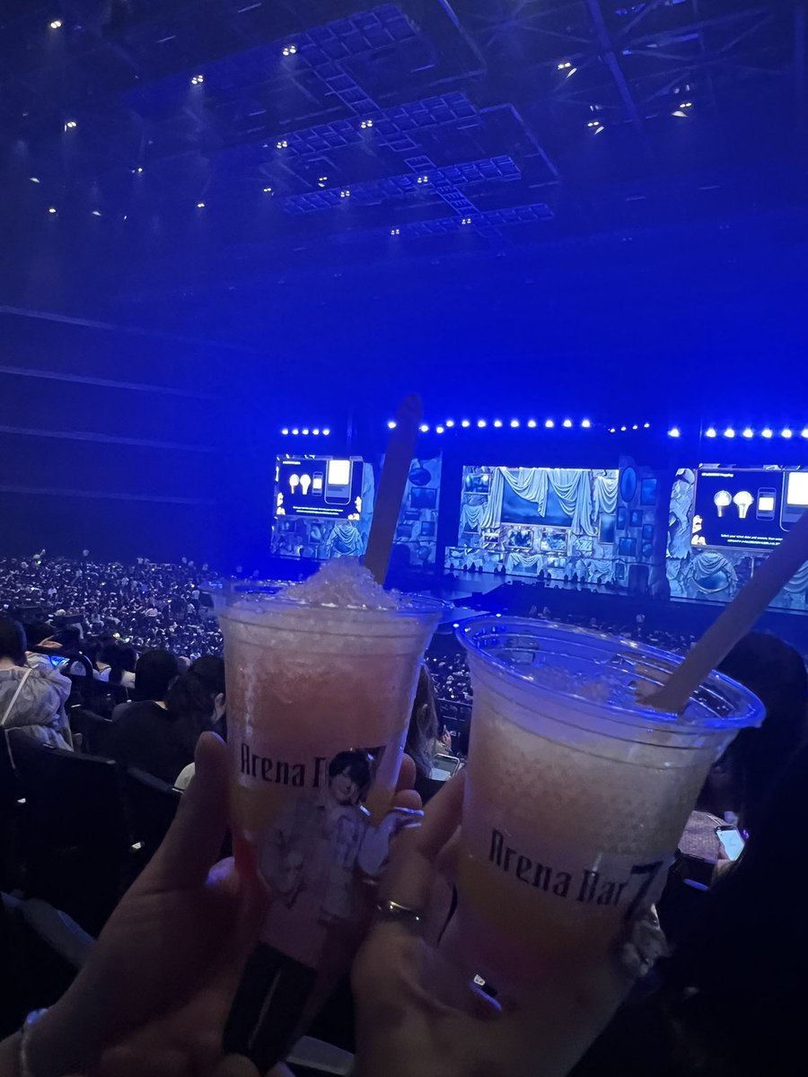 shuri_atiny's tweet photo. ゲラゲラ笑って楽しかった〜〜あちずまたね〜(写真の過半数食べ物なのやめて)(生きてました) https://t.co/bJ29Uj4yoK