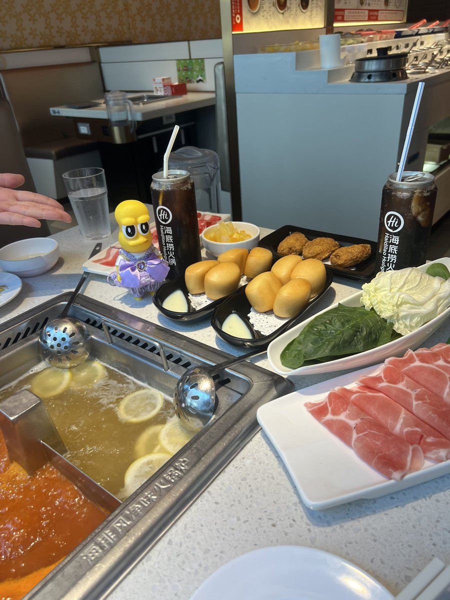 shuri_atiny's tweet photo. ゲラゲラ笑って楽しかった〜〜あちずまたね〜(写真の過半数食べ物なのやめて)(生きてました) https://t.co/bJ29Uj4yoK