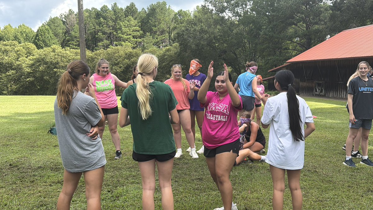 ThePelhamWayVB's tweet photo. Fun time at True Vine! 🏐💚Building more than volleyball skills—learning to work together, trust each other, and become a TEAM! 💪 So excited for this group and the season ahead! #Teamwork #Together @ThePelhamWayAD @ThePelhamWaySOC @ThePelhamWayASU @TutchtoneS https://t.co/9uzMly6pjx