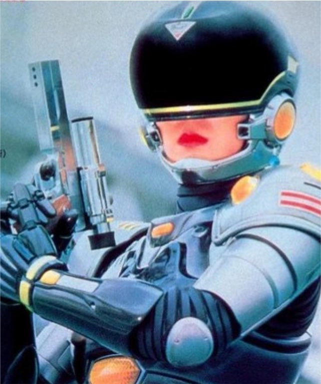 keitaamemiya01's tweet photo. ちなみにジャケットや宣材で彼女が手にしている銃は全て雨宮の私物です。ハンドガンはMGCのウィルソンＬＥ。スパスもエアガンです。他にも色々持っていきました。#女バトルコップ https://t.co/o1lHwfEWsK