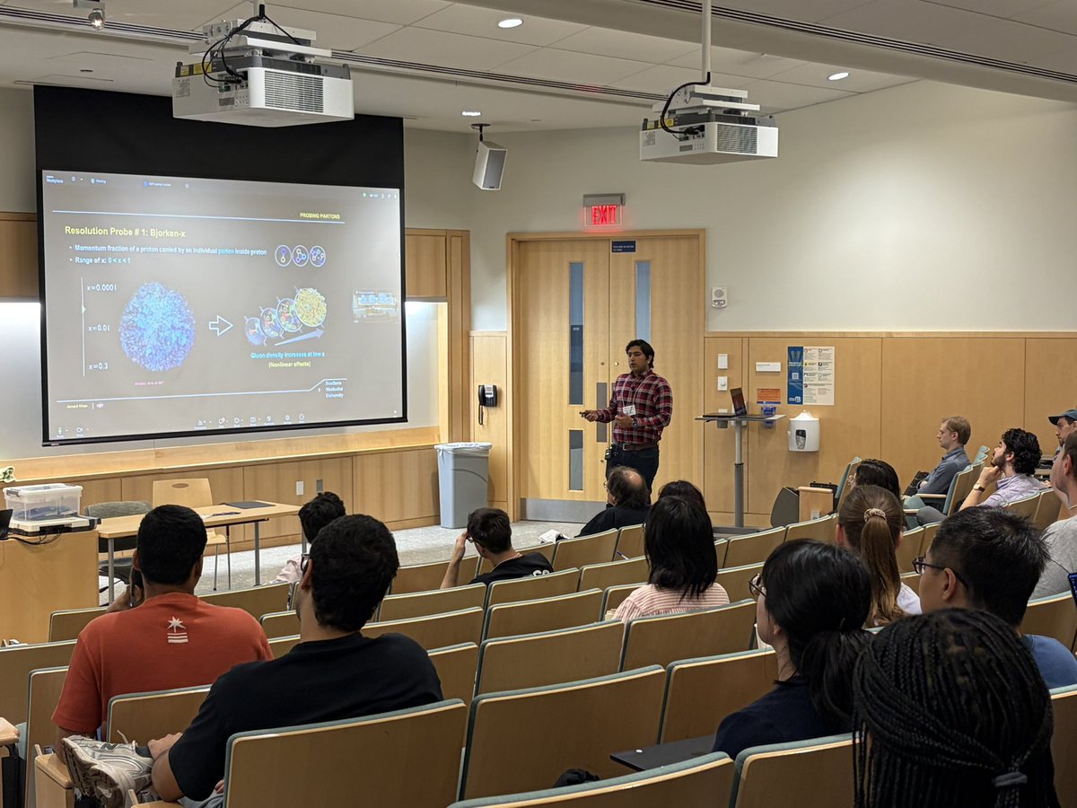 iaifi_news's tweet photo. A beautiful day today at @UMassBoston for the #IAIFISummerSchool! Kicking things off with lightning talks from some of our students! https://t.co/gzBnO9oy2O
