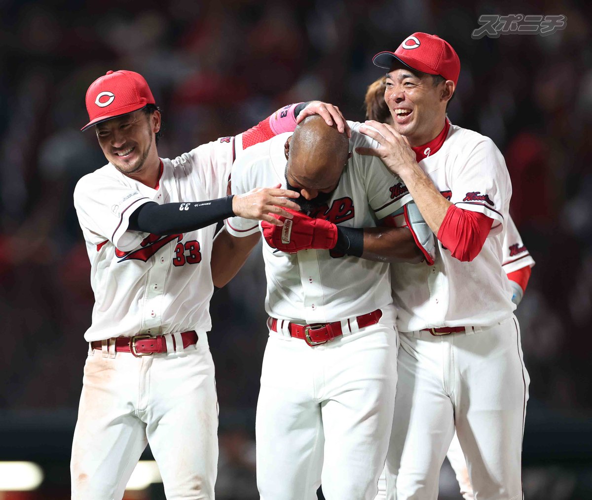 Sponichi_Carp's tweet photo. サヨナラ勝ち～！！
#ファビアン 選手 https://t.co/vubVZZ8q4Y