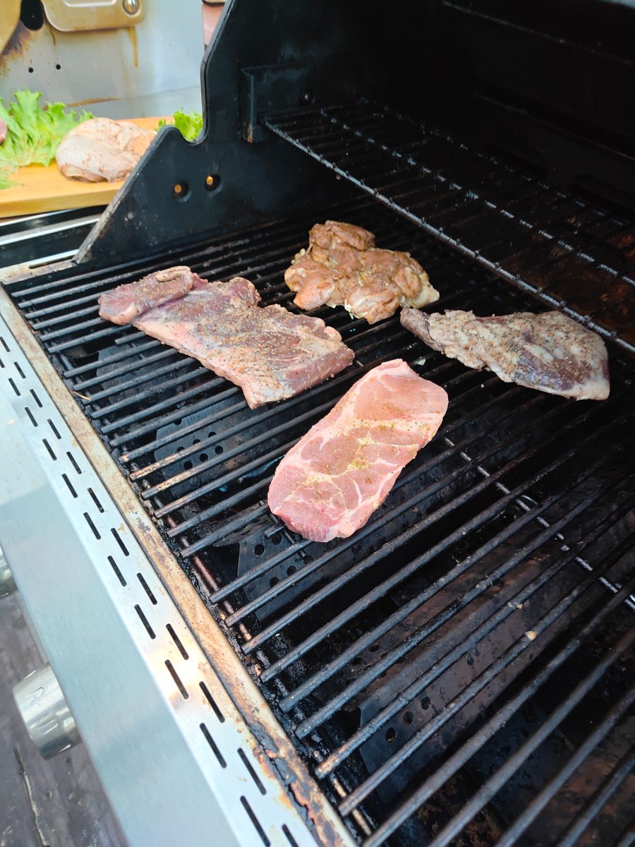 Regius_M's tweet photo. 肉とお酒でした https://t.co/R4AGJ9LZJo