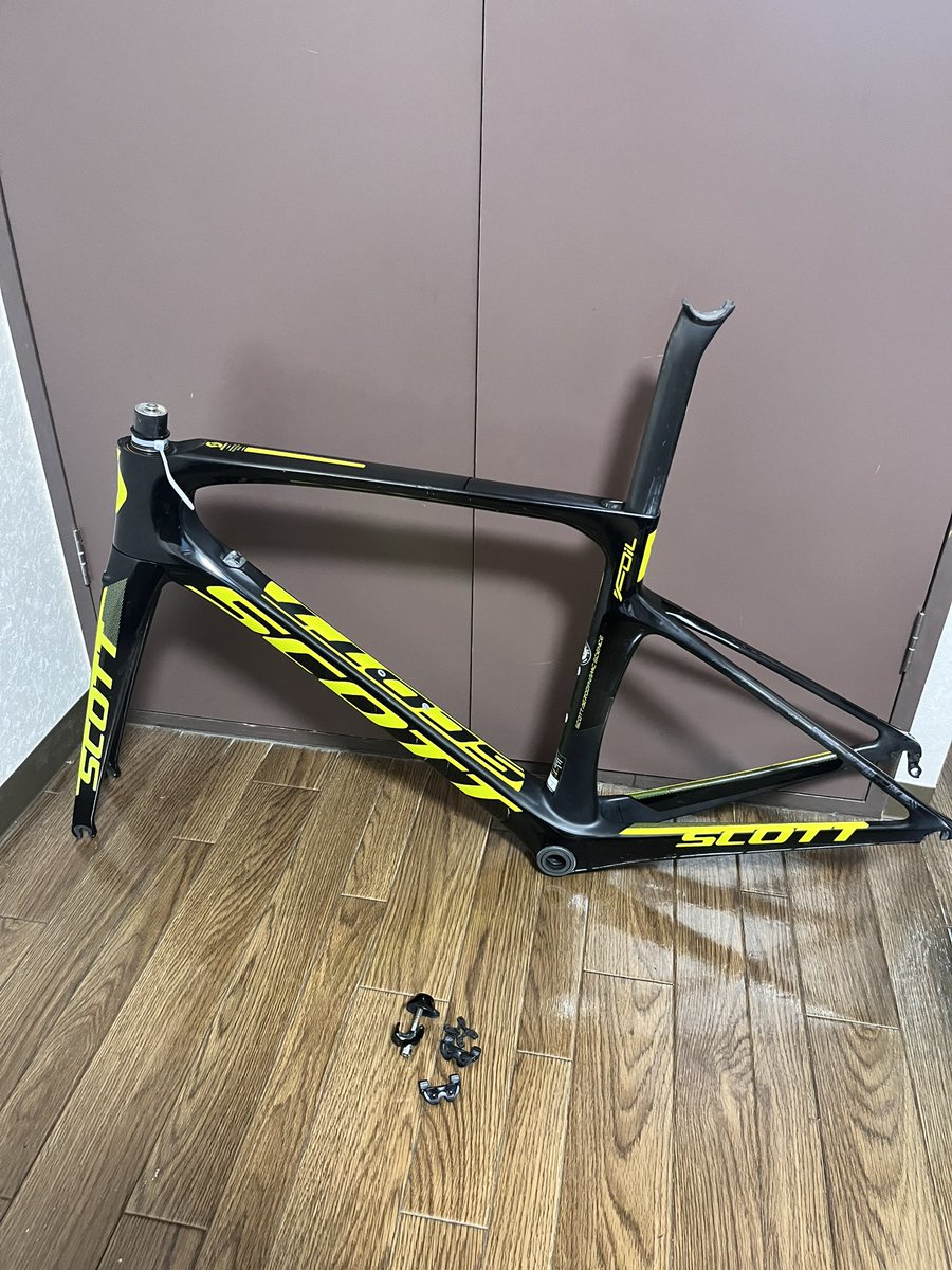 nidanoaka's tweet photo. #ロードバイク物販 
2017年モデル Scott Foil10 49サイズ
6万円 https://t.co/vSXePmN0fE