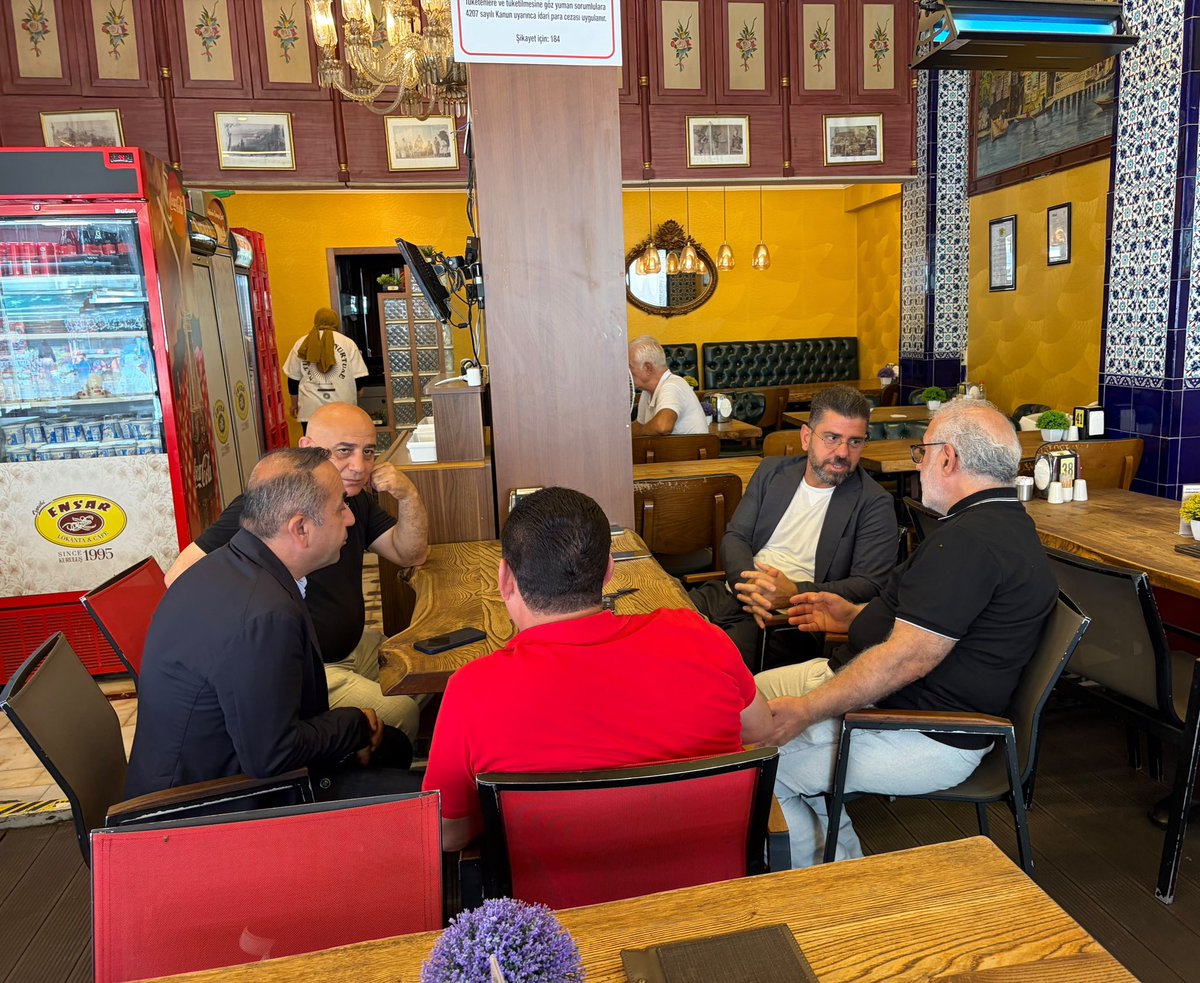 eyupilceakparti's tweet photo. Başkanımız @Muhmmtvanlioglu ile birlikte, Ensar ve Mihmandar Cafe Restaurant’ın kıymetli işletmecileri Kemal Aydın ve Dilaver Aydın’a, muhterem babaları İsmet Aydın’ın vefatı dolayısıyla taziye ziyaretinde bulunduk.

Merhuma Allah’tan rahmet; Kemal Aydın ve Dilaver Aydın başta olmak üzere kederli ailesine ve yakınlarına sabır ve başsağlığı diliyoruz.

Mekânı cennet, makamı âli olsun.

@abdullahozdemir 
@akpartiistanbul