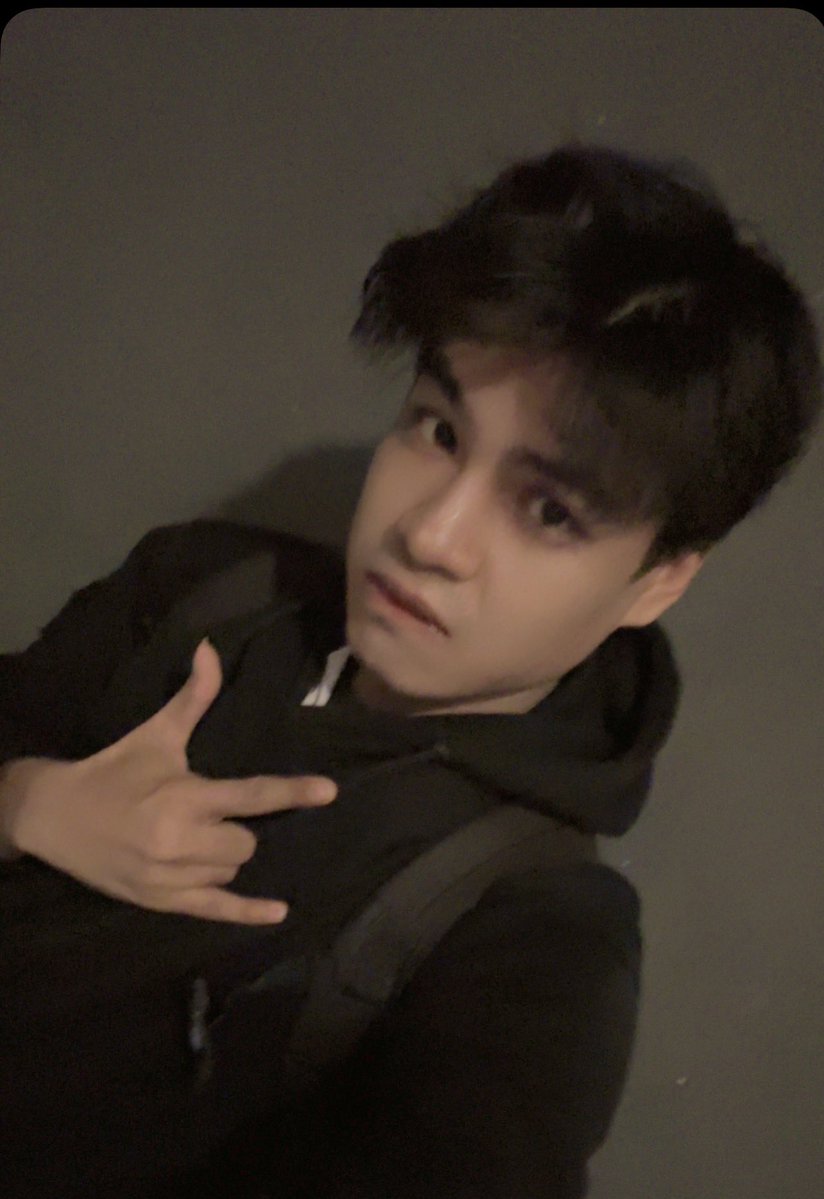 stellarionyx's tweet photo. OTW KERJA DULU SENGG🤟 https://t.co/AVYJBz5Imf