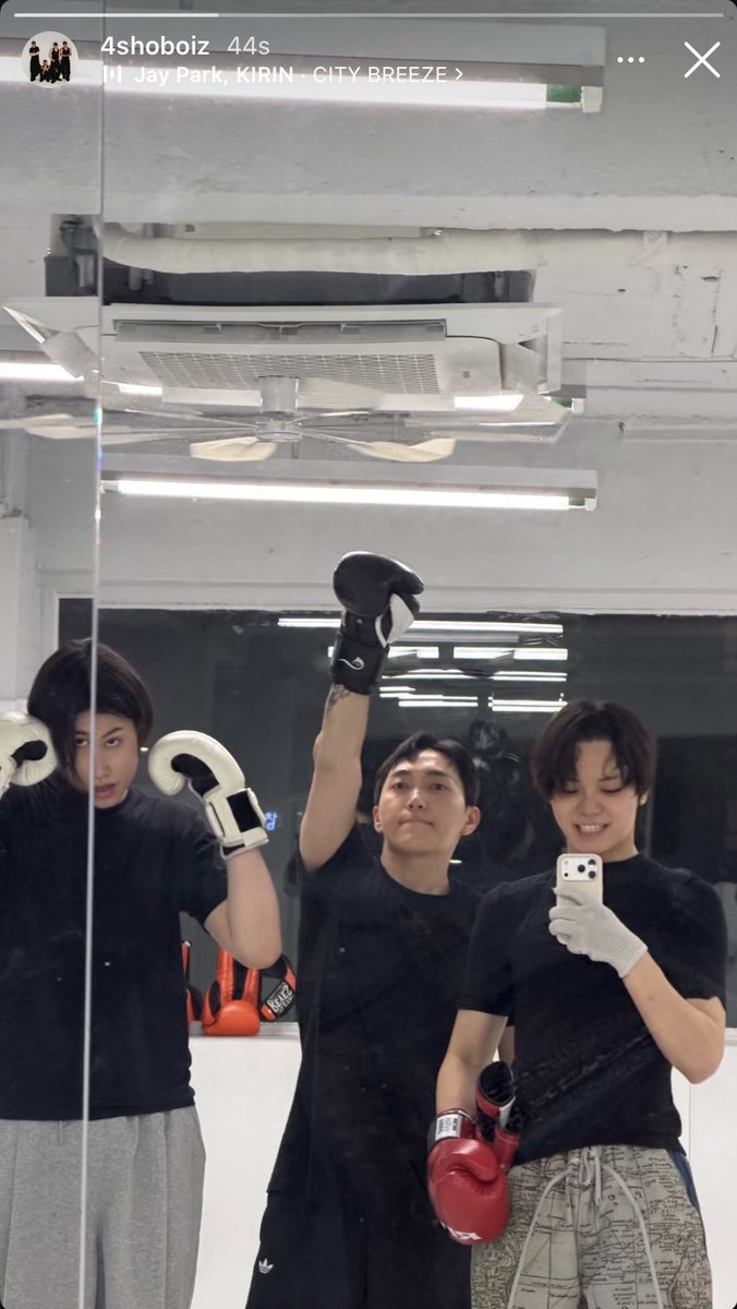 limlouisph's tweet photo. [260804] 4shoboiz Instagram Update

Does louis have boxing sparring today?😅

#LOUIS #루이 
#LNGSHOT #롱샷 #LouisLimPH https://t.co/augUlx3szf