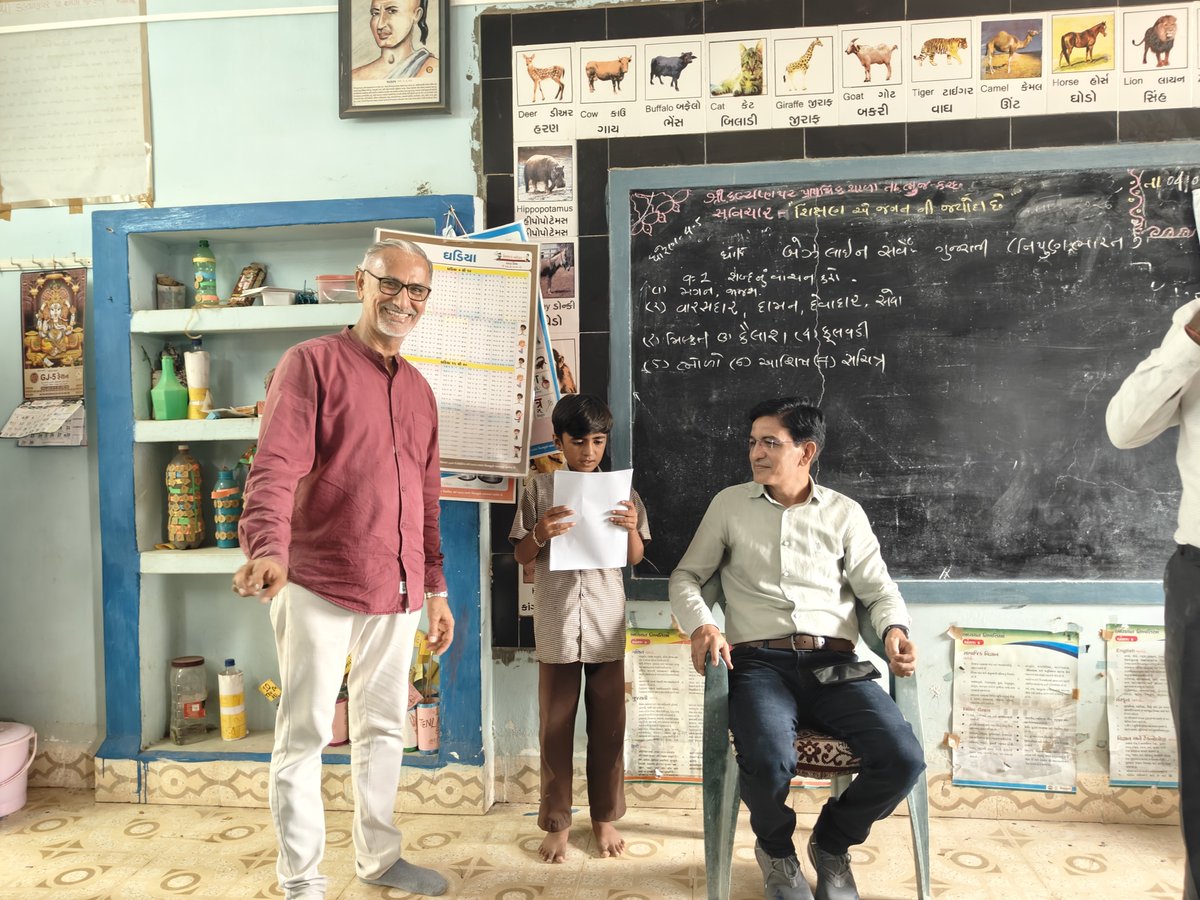 URughani's tweet photo. નિપૂણ ગુજરાત અંતર્ગત ગુજરાતી વિષયના  બેઝલાઈન સર્વે ��ાં કલ્યાણપર પ્રા.શાળામાં હાજરી આપી
#gcert 
#diet 
#nipungujrat 
#કચ્છ https://t.co/cvqLK4eGq4