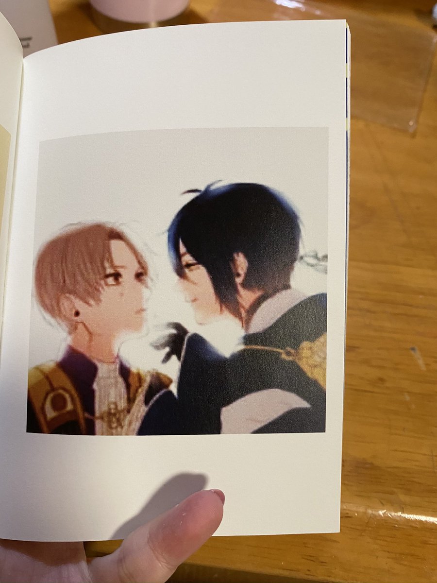 kkx66pi's tweet photo. ヘタ〜刀の高3から短大の頃が一番絵が上手かったのほんま鬱すぎ
このへしべと三日月でめちゃくちゃフォロワー増えたもんな……今なら絶対に繋がれないレベルの神絵師とも繋がれた思い出のカス画質アイコン… https://t.co/nF14RW2MYF