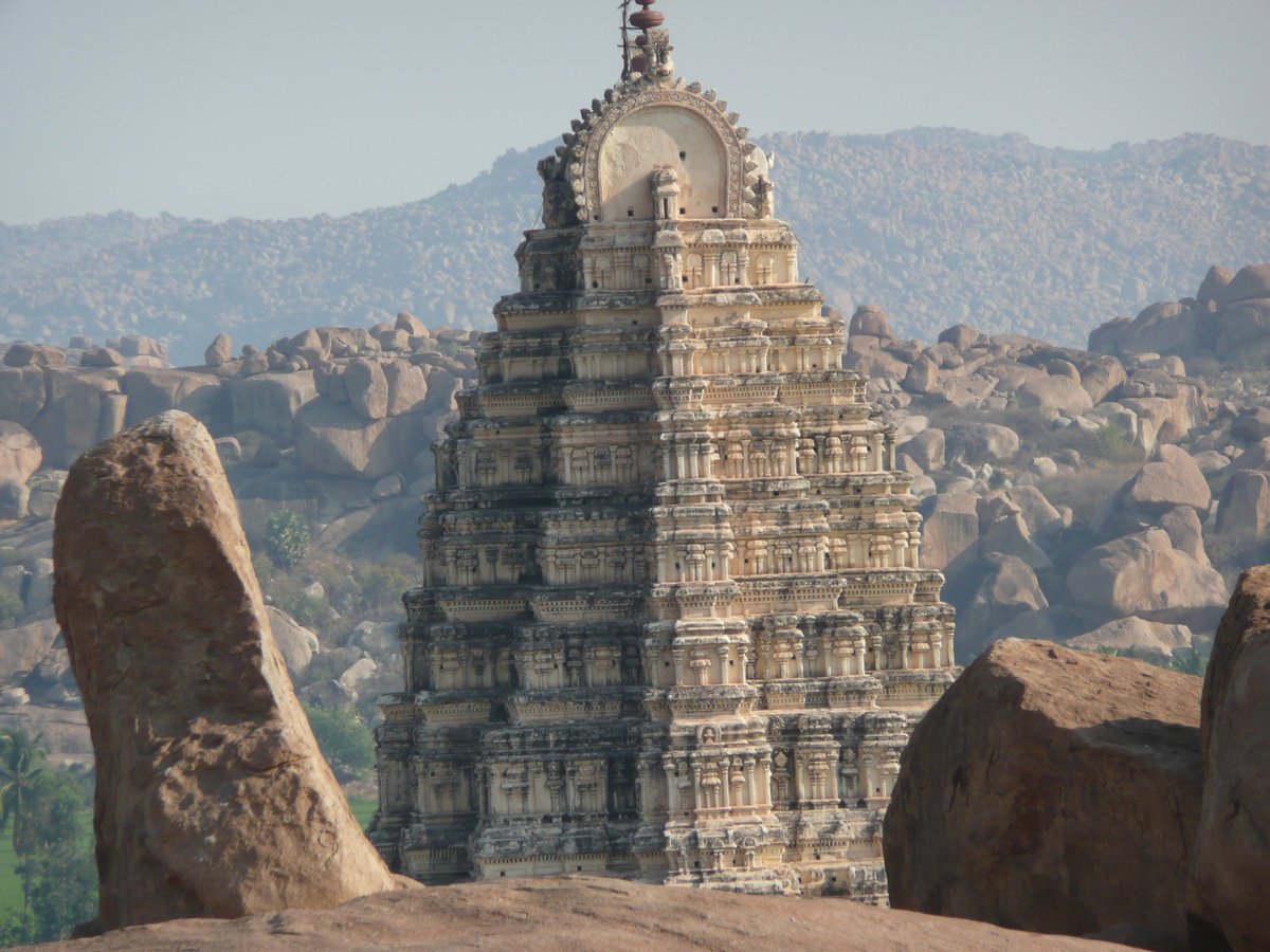 HickoryHector's tweet photo. @dream_explore13 Temple at Hampi. March 2008. https://t.co/1bih4dyHZz