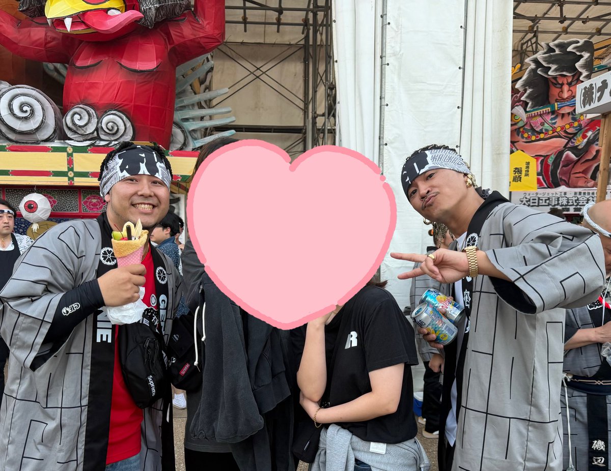 Shiyaa_28's tweet photo. 立佞武多を見に出かけたら
まさかの人達に会ってきた！！
心之助さん、ジーニーさん
ようこそ青森に🍎🍎🍎
写真撮影ありがとうございます📷 https://t.co/pY5Yv0TsTi