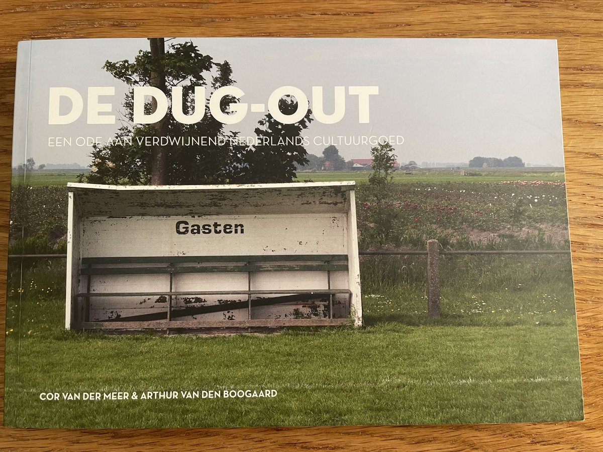 voshans's tweet photo. De dug-out…
De schoonheid van de eenvoud. Het Begon Op Klompen…
#voetbal #voetbalcultuur
#football #footballculture
#HBOK #Zunderdorp #NoordHolland https://t.co/LLNiCjyZQ1