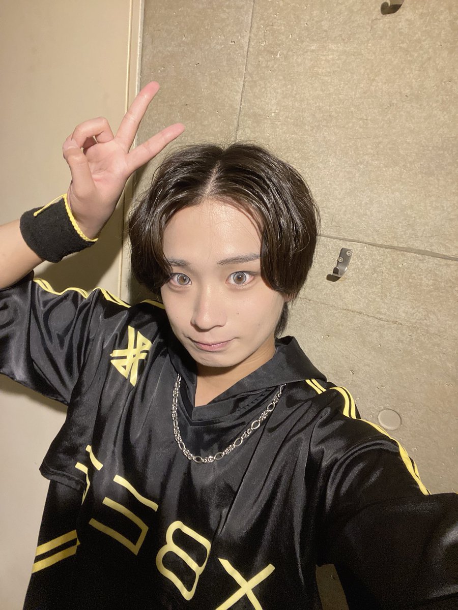 X8EE_HARU's tweet photo. ファンミーティングありがとうございました！
寝顔晒されたりしたけどHONEYXのみんなと楽しめました✨次はみんなのやって欲しい企画も募集するので楽しみにしてます(っ ॑꒳ ॑c)ﾜｸﾜｸ

MCのひろかずさん@s_cyber_hiro とゆうやさん@s_cyber_yuya もありがとうございました！！ https://t.co/5iY6H0eSf4