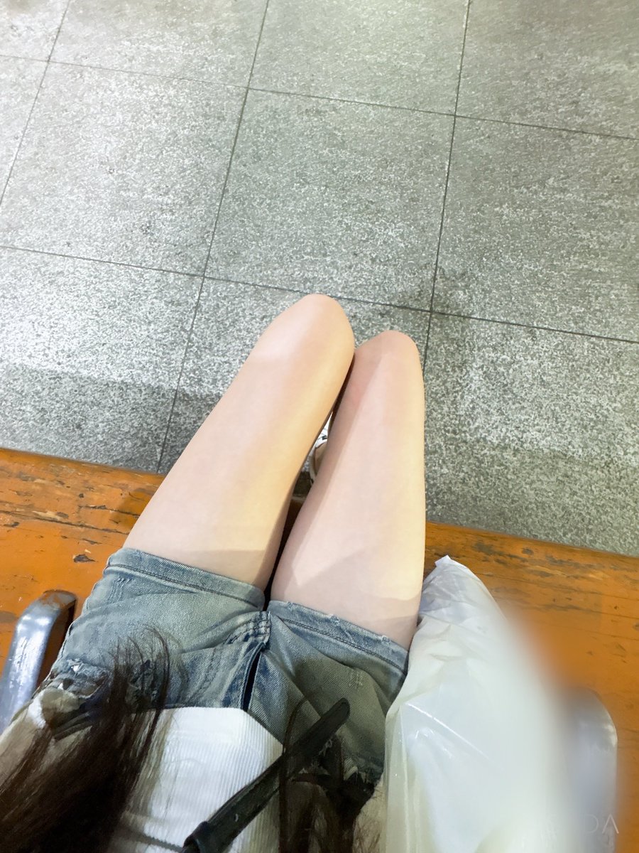 cockroachhk's tweet photo. 저 이 바지 좀 마음에 들어요! 사진이 좀 많은가.. https://t.co/FfjuGjARPP