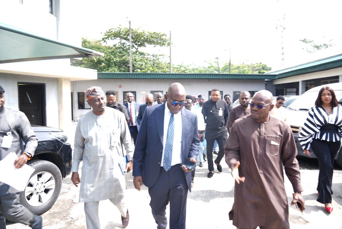 NMDPRA_Official's tweet photo. ACE Visits South West Regional Office, Reaffirms Commitment to Staff Welfare and Regulatory Excellence

The Authority Chief Executive Mallam Rabiu A Umar, today paid a working visit to the Authority’s South West Regional Office in Lagos as part of ongoing efforts to strengthen operations and enhance service delivery across the country.

During the visit, the ACE toured and inspected the regional office facilities, assessing the condition of the infrastructure and the working environment for staff. The inspection underscored the Authority’s commitment to providing a conducive workplace that enables personnel to perform their duties effectively.

The ACE also held an interactive meeting with management and staff of the regional office, during which the Regional Coordinator Engr. Olakanmi Ayodeji delivered a presentation highlighting the office’s activities, achievements, and operational challenges. This was followed by robust discussions on key issues affecting the region and practical measures to improve efficiency and regulatory performance.

Addressing staff, Mallam Rabiu A Umar reaffirmed the Authority’s guiding philosophy of being Firm in Regulation, Fair in Conduct, and Fast in Execution. He emphasized the importance of professionalism, collaboration, and accountability in delivering on the Authority’s mandate, assuring staff that management remains committed to addressing operational challenges and supporting regional offices to achieve optimal performance.

The visit forms part of the ACE’s strategic engagement with regional offices aimed at strengthening institutional capacity, improving staff welfare, and ensuring consistent, effective regulation across the midstream and downstream petroleum sector.
