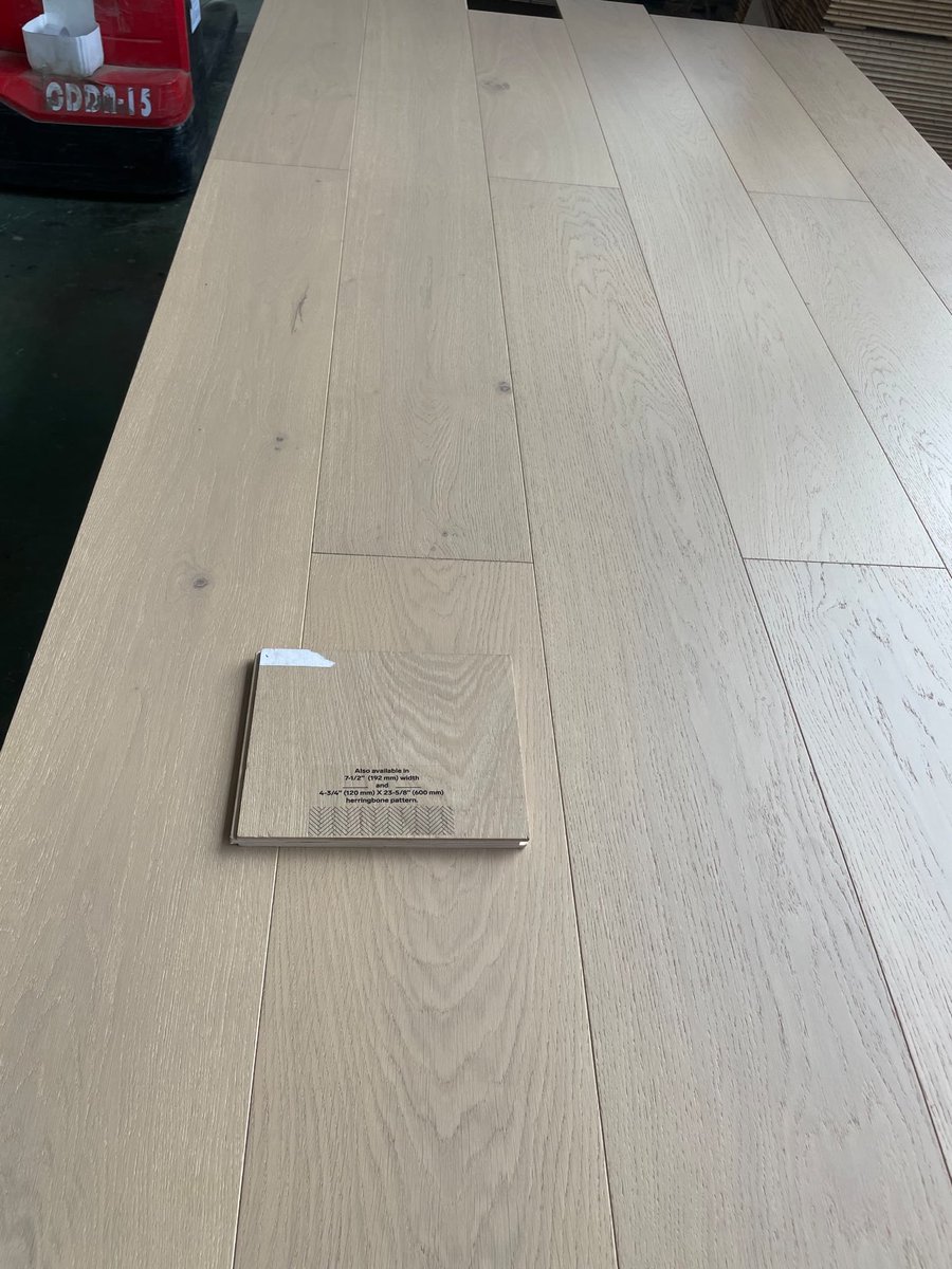quinnjmiller's tweet photo. Just sourced this flooring from china to redo my floors

Had them copy the small sample which is $25 ft

China price $3.18 ft

Takes 2 months to get to me, but other than that, idk why more people aren’t doing this https://t.co/iMqi6k7Hk6