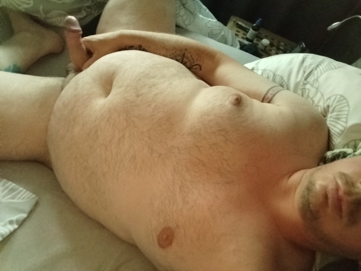 Patrick67523352's tweet photo. Nackt und Horny 😈 Spielepartner/in gesucht 😎 https://t.co/Zv3CLykk9d
