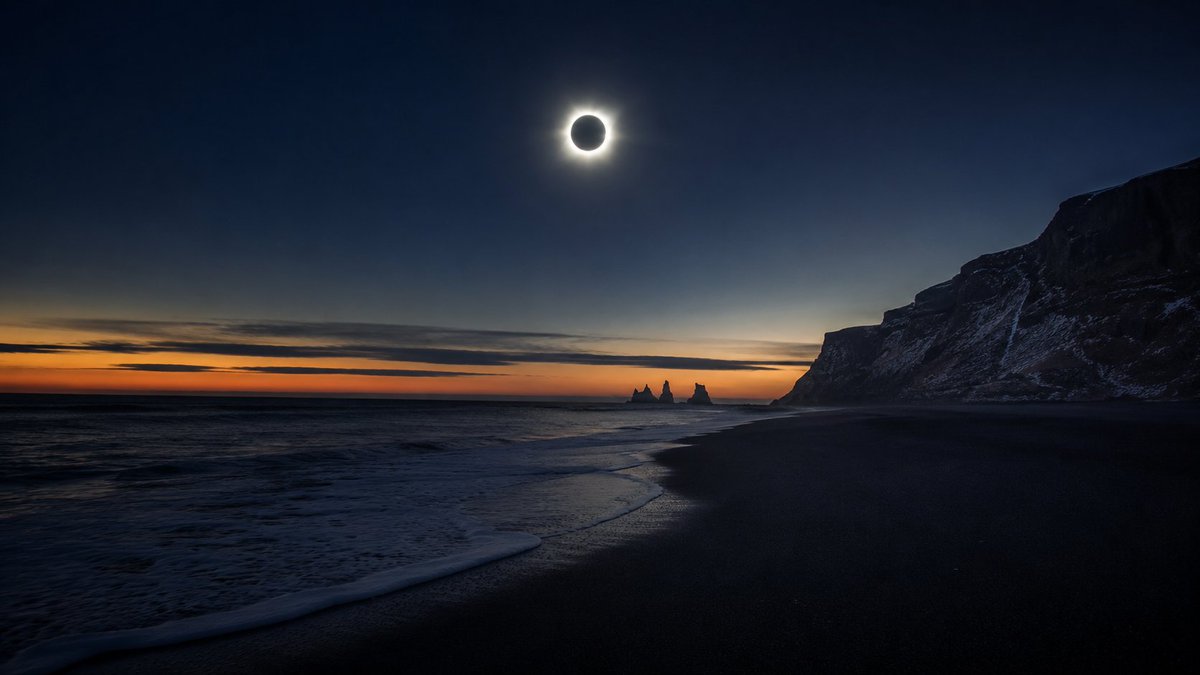 moondailys's tweet photo. Solar Eclipse https://t.co/wuTDYlhzoS