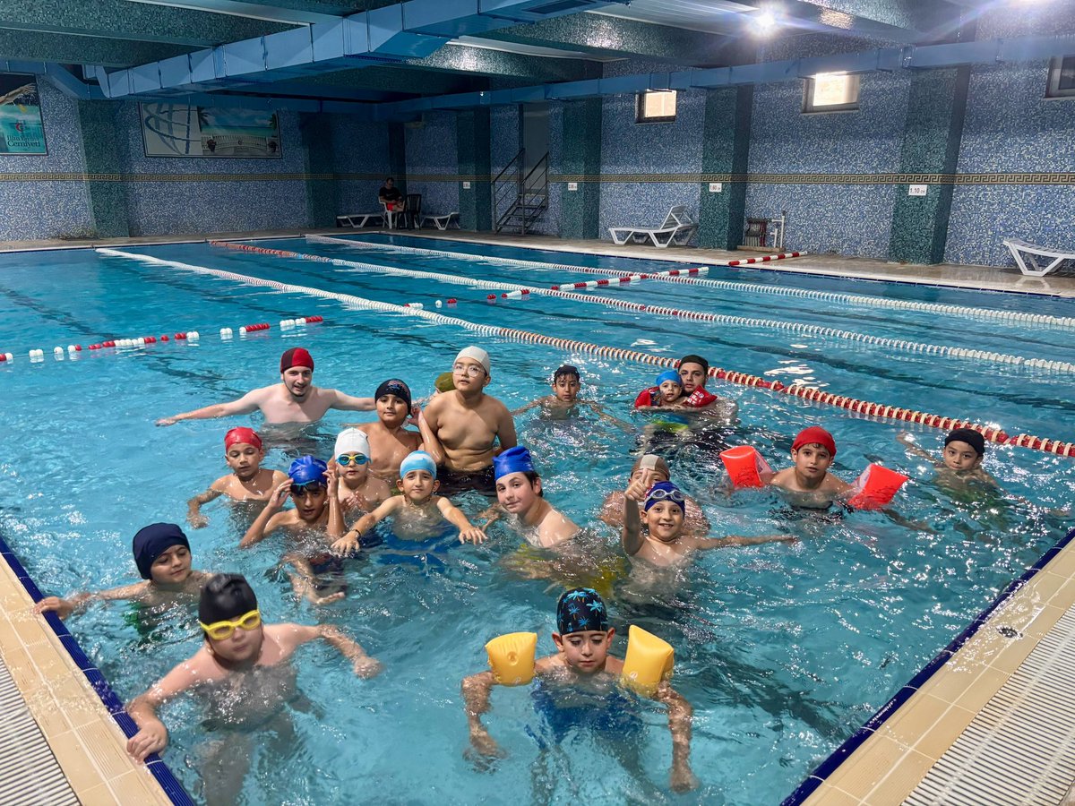 YediHilalist's tweet photo. Yaz Okulu öğrencilerimizle birlikte hem eğlendiğimiz hem de sıcaktan bunalıp serinlediğimiz harika bir havuz etkinliği gerçekleştirdik.🏊‍♀️ https://t.co/UK4skFIzKB