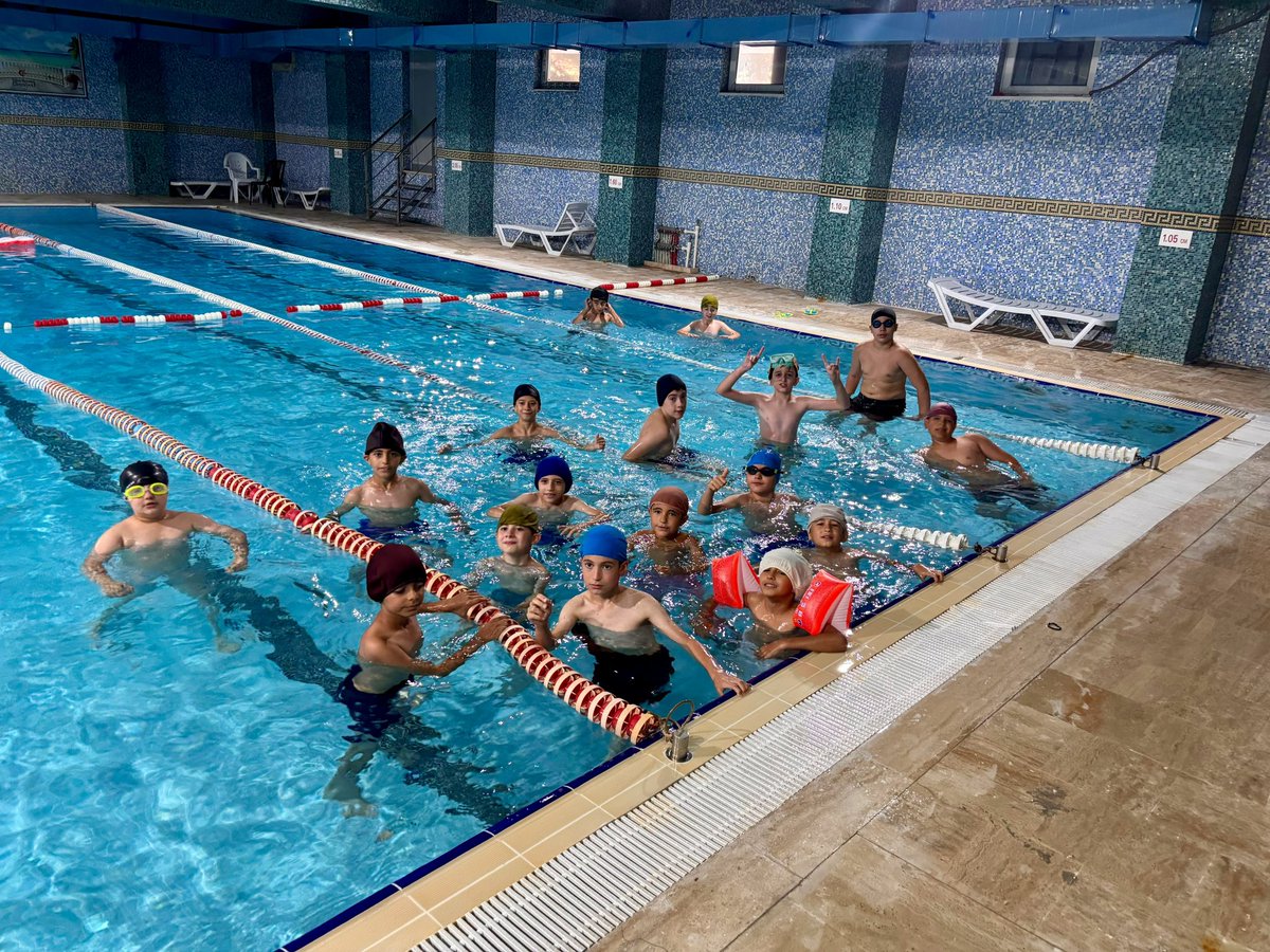 YediHilalist's tweet photo. Yaz Okulu öğrencilerimizle birlikte hem eğlendiğimiz hem de sıcaktan bunalıp serinlediğimiz harika bir havuz etkinliği gerçekleştirdik.🏊‍♀️ https://t.co/UK4skFIzKB