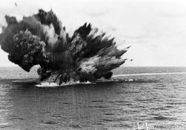 DarkFaust10's tweet photo. @Rainmaker1973 另一艘是英国的巴勒姆号，1941年11月24日被U-331号潜艇命中三枚鱼雷沉没。 https://t.co/Uc4uP4UEzx