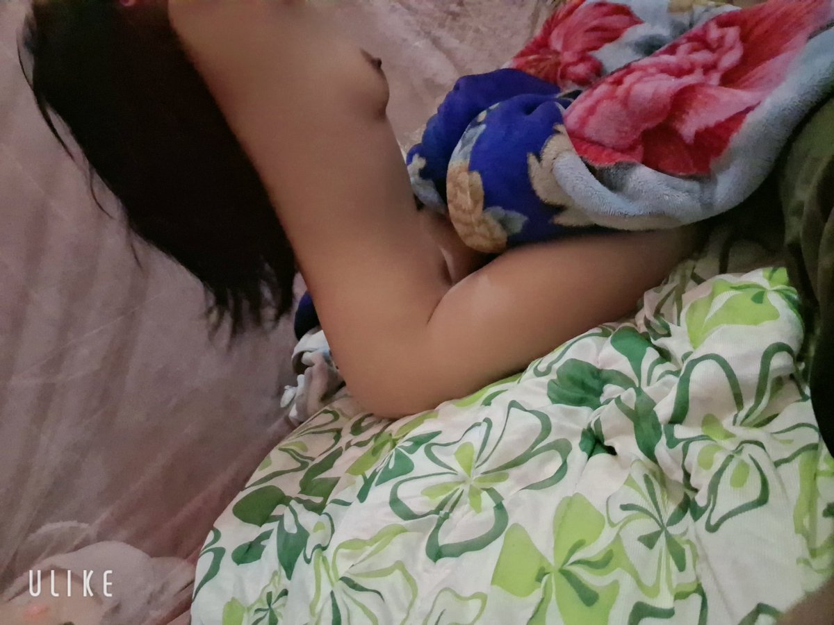 Sathaphone77890's tweet photo. กำลังแอบถ่ายที่รัก https://t.co/erQpL67t0b