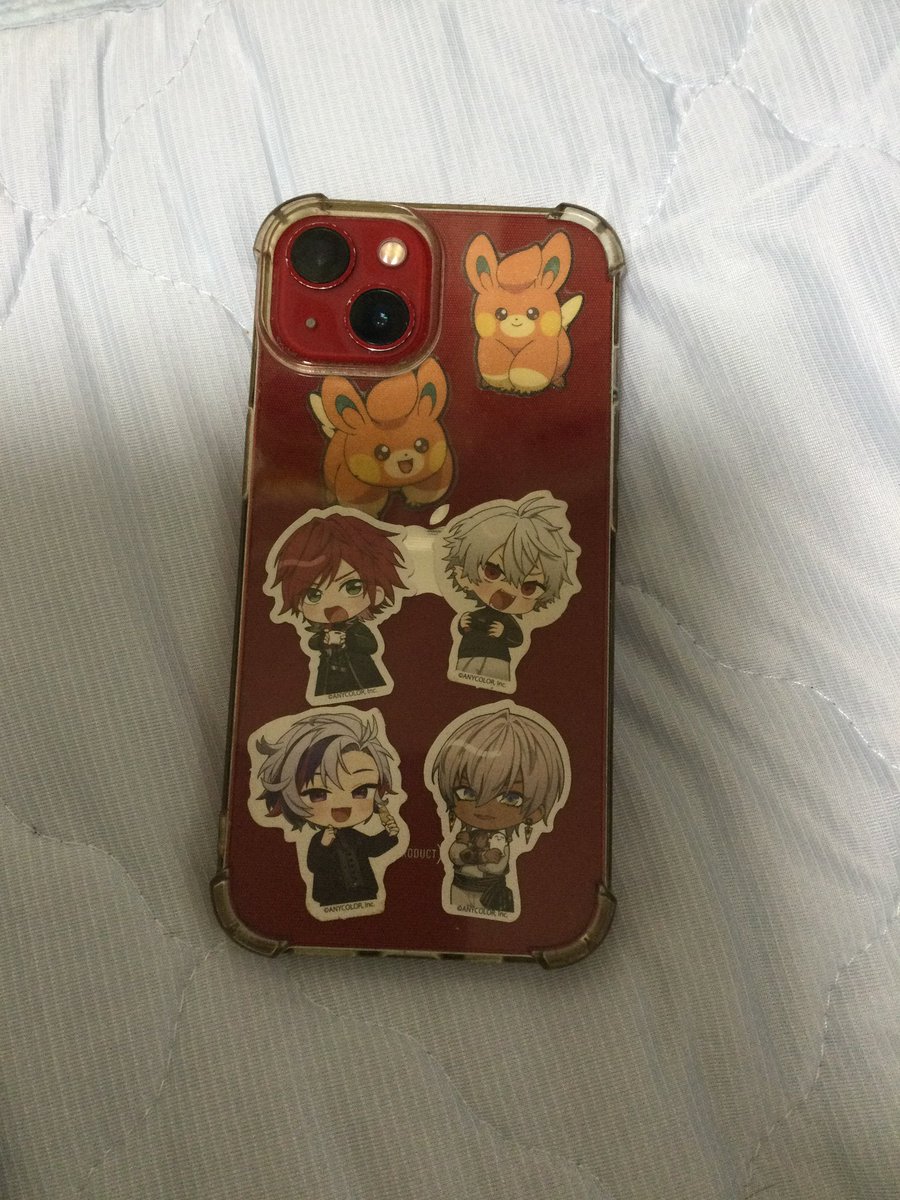 ykcn_49's tweet photo. そういや、やっと4人揃った～！！！！🫶💓
ステッカーはスマホ裏に🥰
これのくずろれ可愛い☺️✨✨2人でゲームしてるやん https://t.co/ShSBPO3nLn