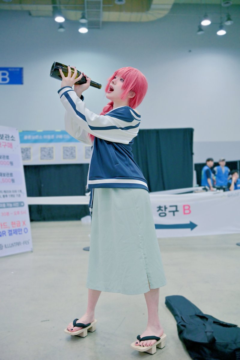 Mist_panda_52's tweet photo. 2026.08.01. 부산 일페
봇치 더 락! - 히로이 키쿠리 
#Cosplay #コスプレ 
#ぼっち・ざ・ろっく #廣井きくり
#bocchitherock https://t.co/83F7kGYdwl