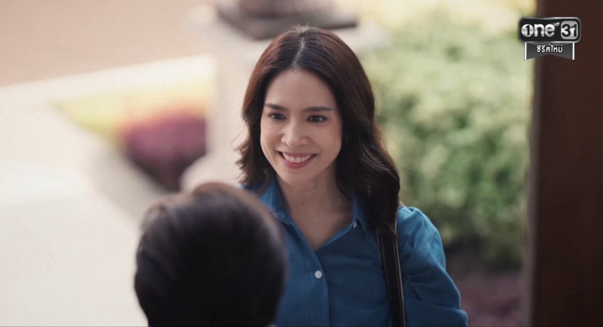 yibosocuteee's tweet photo. ก็ว่าอยู่ของไทยจะปรับยังไงเพราะเกาหลีมีธรรมเนียมให้ต๊อก อันนี้เปลี่ยนเป็นของฝากเล็กๆน้อยๆแทนน่ารักดีนะ😂 

#วิมานอากาศEP2 https://t.co/v6gMoMa7WD