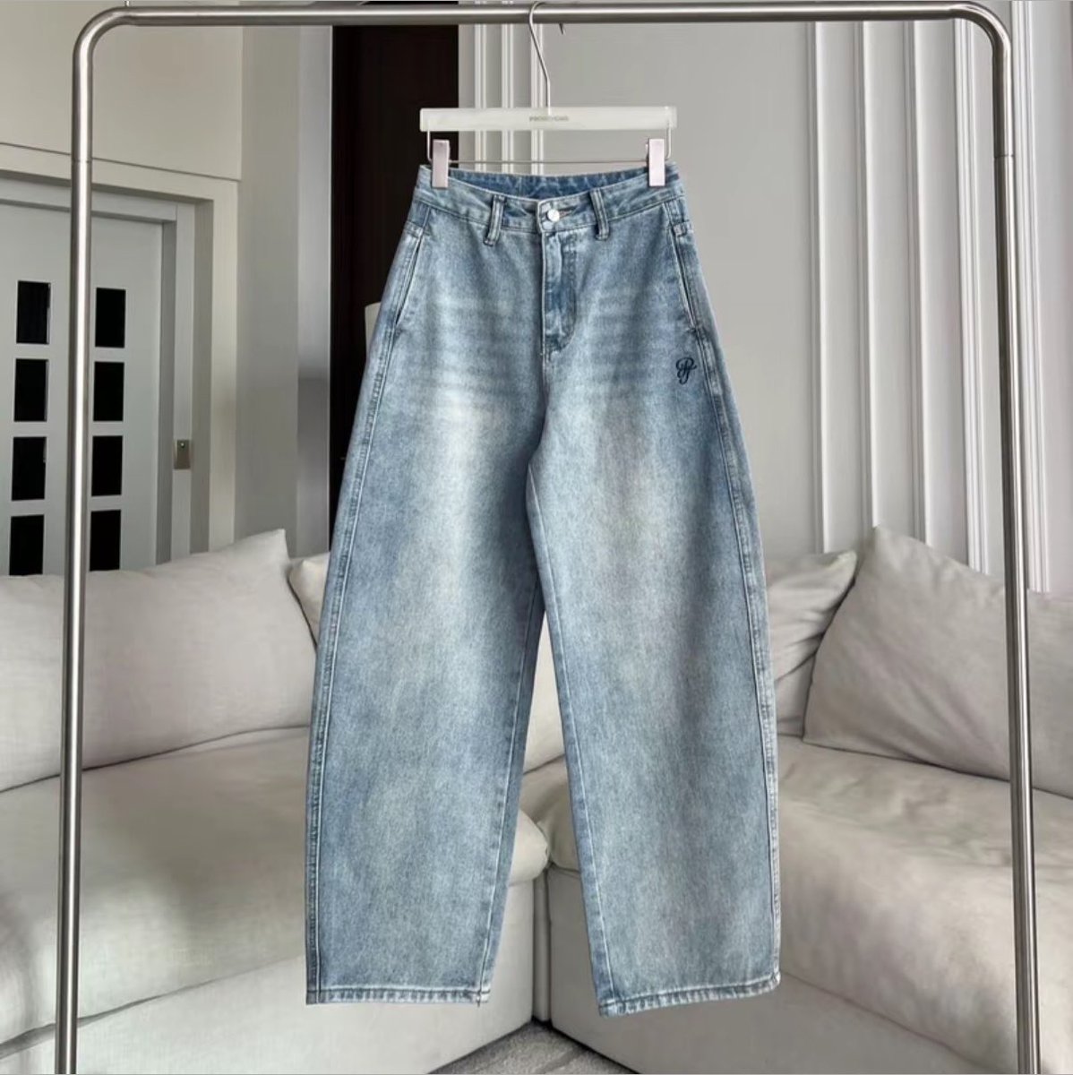gmcrzsx's tweet photo. Promthong ✨🏹🧵 Demba barrel slim Size S เอว 25-26 ใส่ไม่กี่ชม. ขอส่งต่อ 180฿ รวมส่งเอกชน #promthong #กางเกงยีนส์ #ยีนส์ #promthongjean https://t.co/j6az6tbwQp